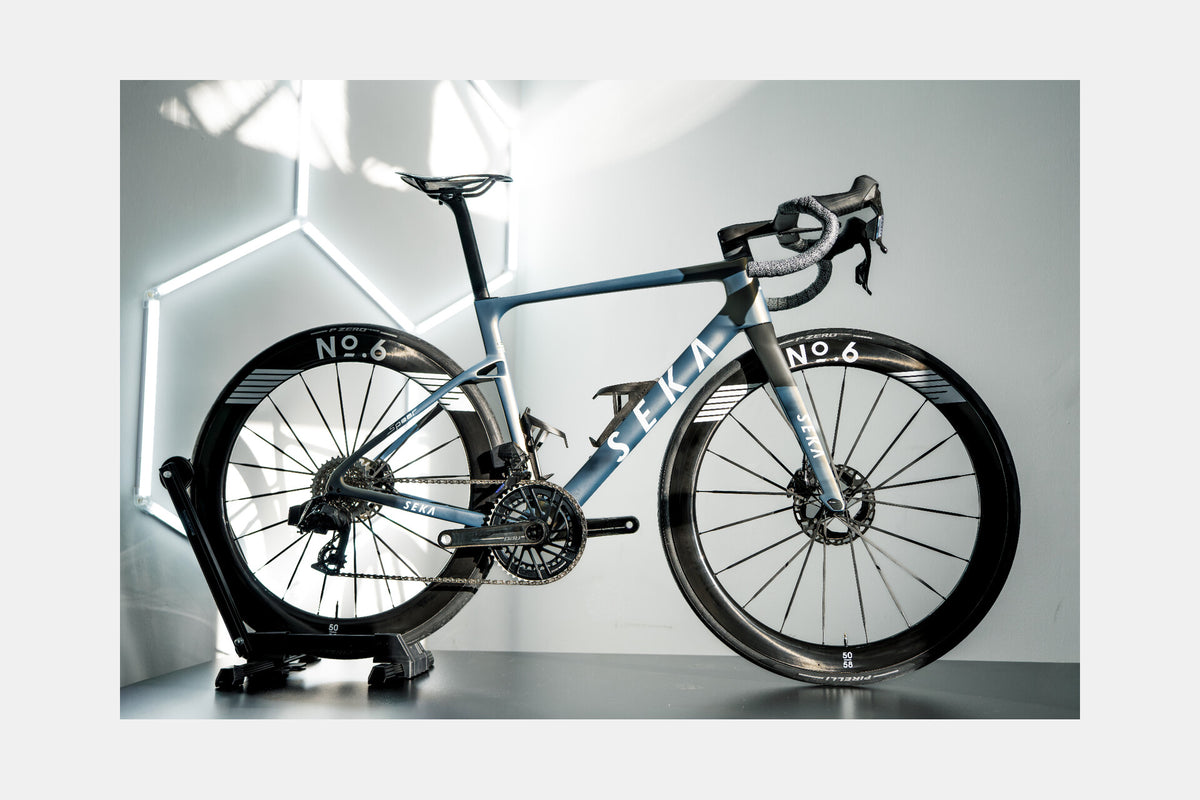 Seka Spear RDC Twilight Blue – Komplettbike Antriebsseite mit No.6 50/58 Carbon