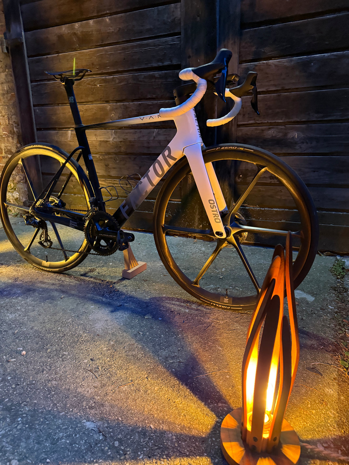 Factor OSTRO VAM 2.0 Custom Prismastudio Shimano